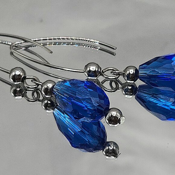 Stainless Steel Cobalt Blue Crystal Necklace and Earings Set - Picture 3 of 12